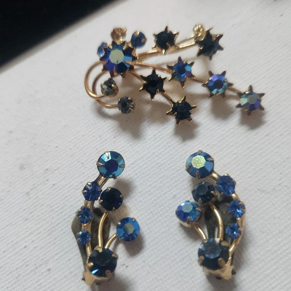 Vintage Blue Aurora Borealis‎ Shooting Star Brooch and Clip On Earrings Set